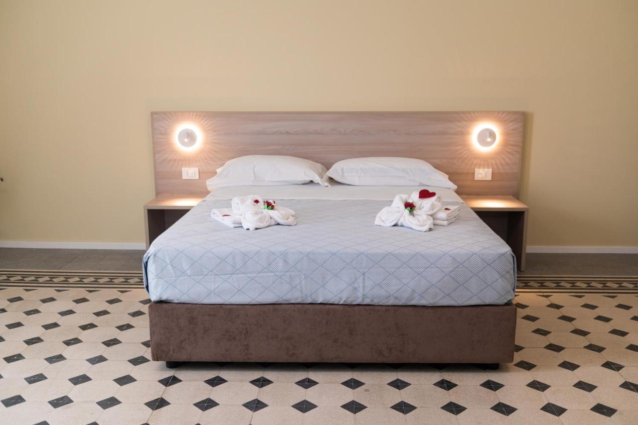 Historico Loft & Rooms Palazzo Adragna XIX Trapani Exterior photo